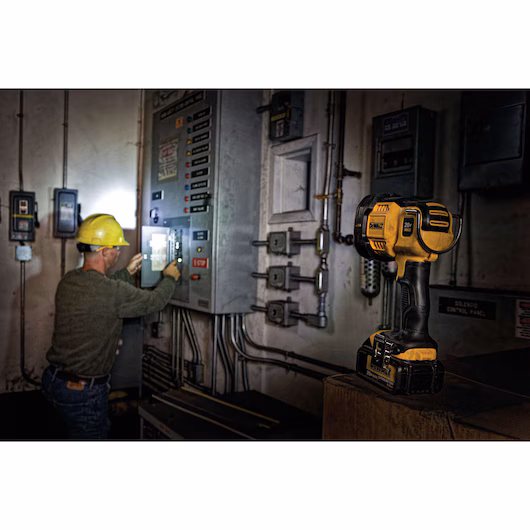 DeWALT DCL043-XJ High Power LED Spot Light (no batteries)