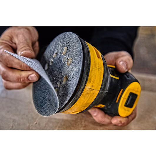 DeWALT DWE6423-GB 220v 125mm Random Orbital Sander