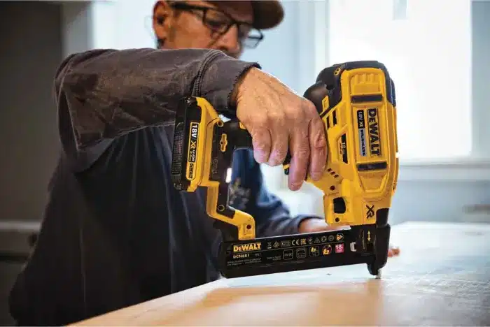 DeWALT DCN681N-XJ Cordless Staple Gun 18Ga Body Only