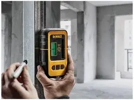 DeWALT DE0892-XJ Laser Detector for DeWALT Laser Levels Red - Tool Equip
