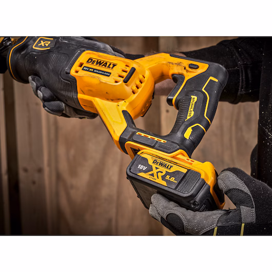 Dewalt DCS382N-XJ Brushless Reciprocating Sabre Saw 18volt Bare Unit - Tool Equip