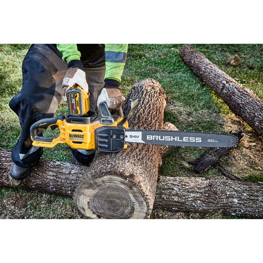 Dewalt DCMCS575N-XJ 54volt Chainsaw 50cm blade body only