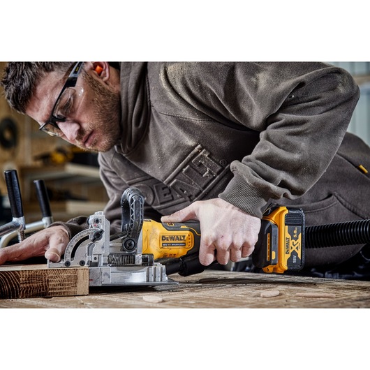 Dewalt DCW682NT-XJ 18volt Biscuit Jointer