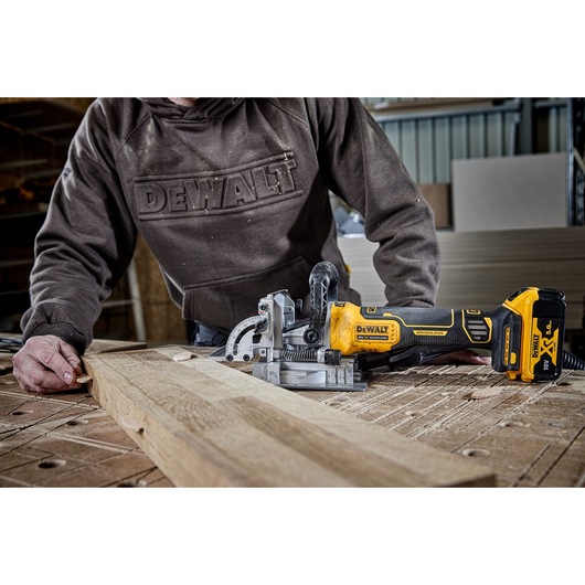 Dewalt DCW682NT-XJ 18volt Biscuit Jointer