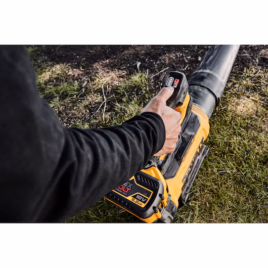 Dewalt DCMBL777X1-GB 54volt brushless Garden Blower Axial