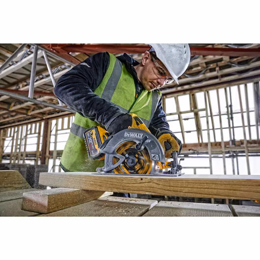 DeWalt DCS578N-XJ 54Volt Cordless Circular Saw 190mm Blade
