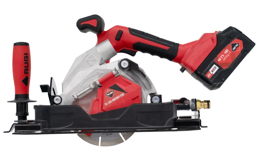Designed for cutting large-format ceramic, tile, natural stone and sintered stone Suitable for both dry and wet cutting 18V CAS cordless system with 5.2Ah battery compatibility Brushless motor for durability, low maintenance and consistent performance 5-speed settings from 5,000 to 8,500 rpm Tilting head from 0° to 45° for straight, mitre and groove cuts Combined water feed and dust extraction system Compatible with Ø125 mm and Ø115 mm cutting discs Maximum cutting depth: 22 mm straight / 15 mm mitre with Ø125 mm disc Ergonomic bi-material main handle with secondary handle Up to 10 m cutting capacity per charge on 10 mm porcelain tile at high speed