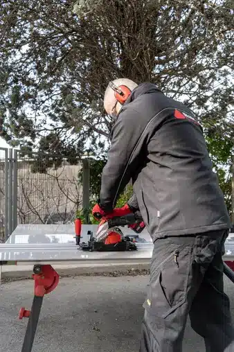 Designed for cutting large-format ceramic, tile, natural stone and sintered stone Suitable for both dry and wet cutting 18V CAS cordless system with 5.2Ah battery compatibility Brushless motor for durability, low maintenance and consistent performance 5-speed settings from 5,000 to 8,500 rpm Tilting head from 0° to 45° for straight, mitre and groove cuts Combined water feed and dust extraction system Compatible with Ø125 mm and Ø115 mm cutting discs Maximum cutting depth: 22 mm straight / 15 mm mitre with Ø125 mm disc Ergonomic bi-material main handle with secondary handle Up to 10 m cutting capacity per charge on 10 mm porcelain tile at high speed