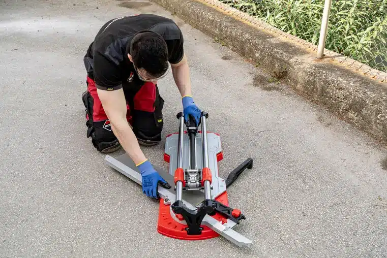 Rubi 17909 TX-Max Tile Cutter with a 710x21mm max capacity of tile in plastic case