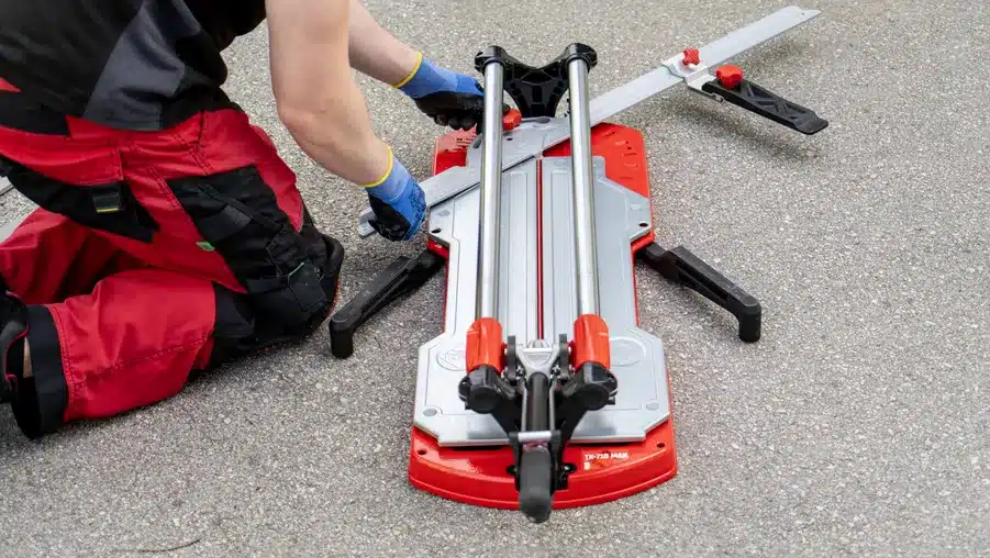 Rubi 17909 TX-Max Tile Cutter with a 710x21mm max capacity of tile in plastic case